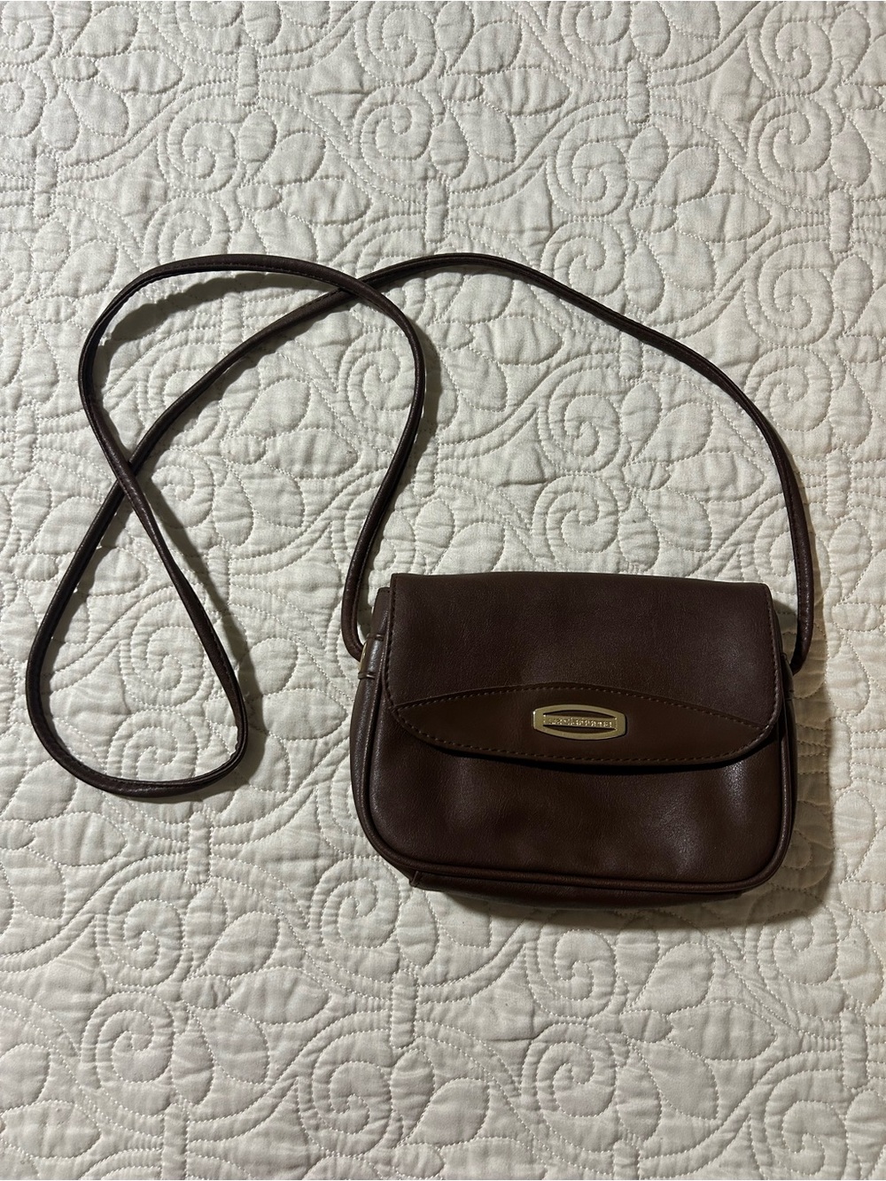 Liz Claiborne Vintage Y2K Dark Brown Leather Crossbody Bag